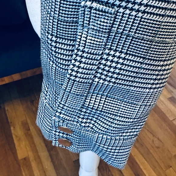 Plaid Gray, Black and White Women's Cropped Jacket (The Seek) - Picture 2 of 11